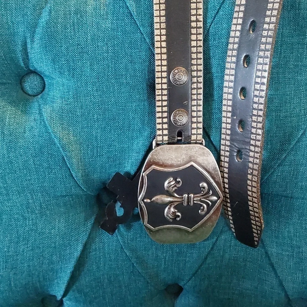 Levi's| Mens Black Leather Dress Belt W/ Fluer D Lis Silver Buckle Sz.L/ XL